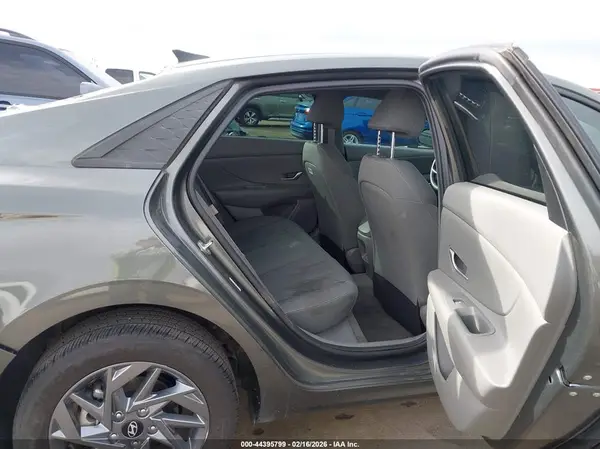 KMHLM4DG8RU712161 2024 HYUNDAI ELANTRA - Image 8