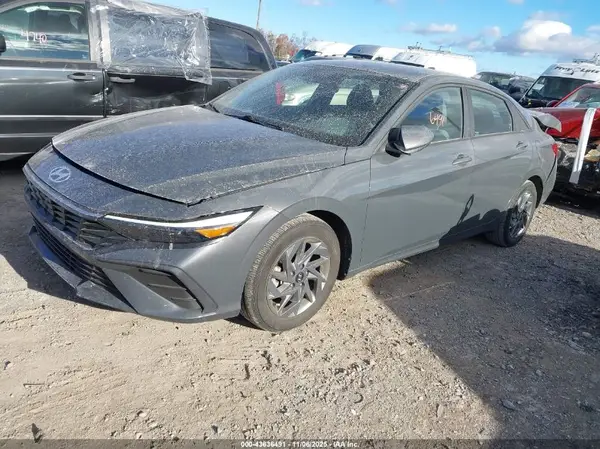 KMHLM4DG8RU719935 2024 HYUNDAI ELANTRA - Image 2