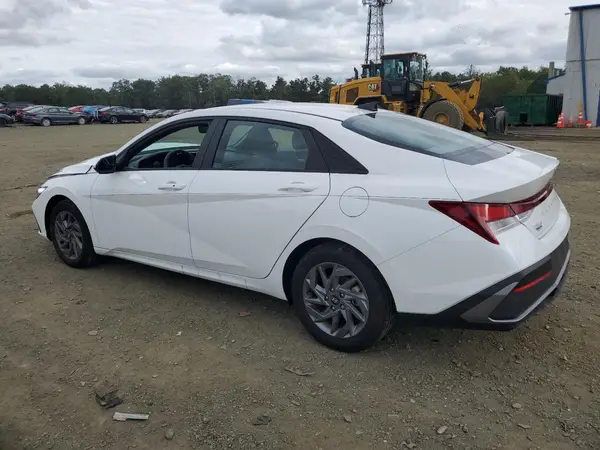 KMHLM4DG8RU731549 2024 HYUNDAI ELANTRA - Image 2