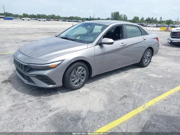 KMHLM4DG8RU735133 2024 HYUNDAI ELANTRA - Image 2