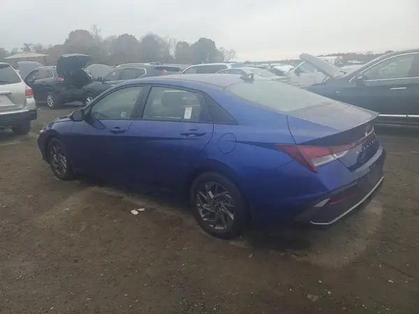 KMHLM4DG8RU738372 2024 HYUNDAI ELANTRA - Image 2