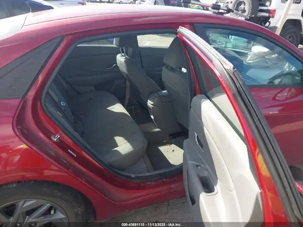 KMHLM4DG8RU739117 2024 HYUNDAI ELANTRA - Image 8