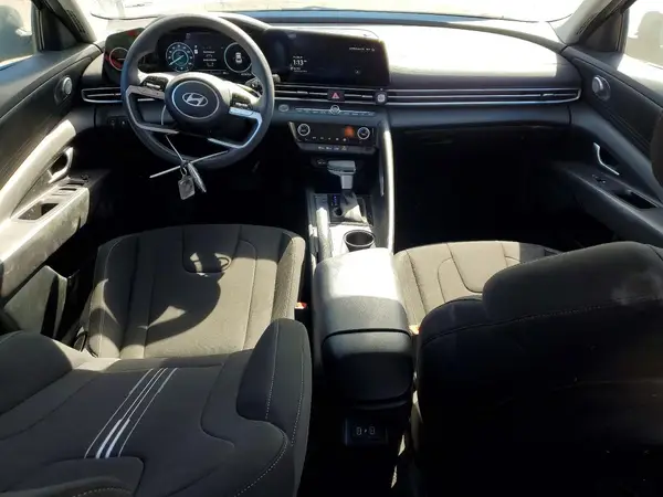 KMHLM4DG8RU746133 2024 HYUNDAI ELANTRA - Image 8