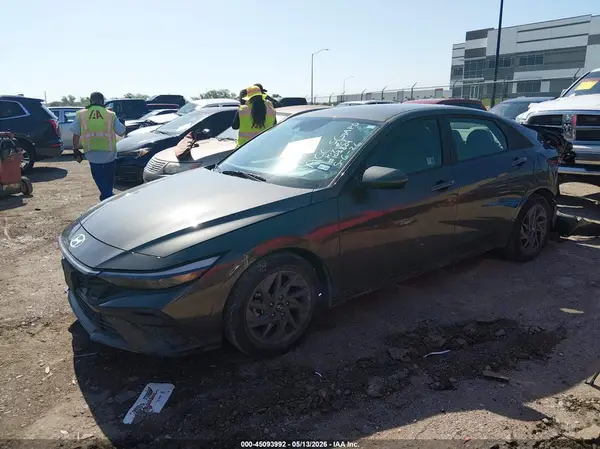 KMHLM4DG8RU749453 2024 HYUNDAI ELANTRA - Image 2