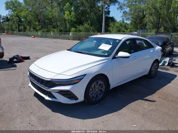 KMHLM4DG8RU774370 2024 HYUNDAI ELANTRA - Image 2