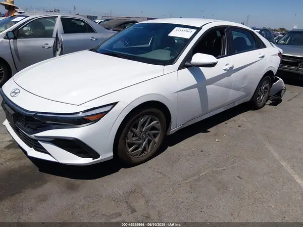 KMHLM4DG8RU777107 2024 HYUNDAI ELANTRA - Image 2