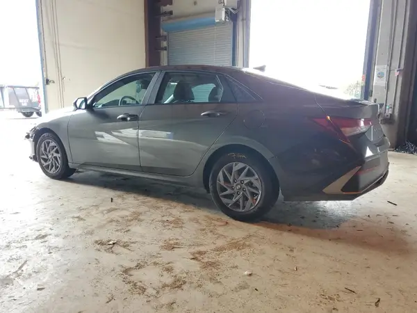 KMHLM4DG8RU777186 2024 HYUNDAI ELANTRA - Image 2