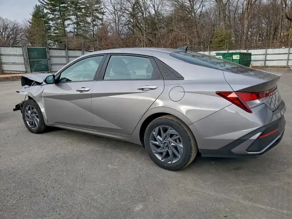 KMHLM4DG8RU780234 2024 HYUNDAI ELANTRA - Image 2