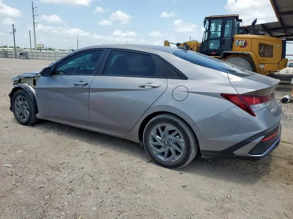 KMHLM4DG8RU784896 2024 HYUNDAI ELANTRA - Image 2