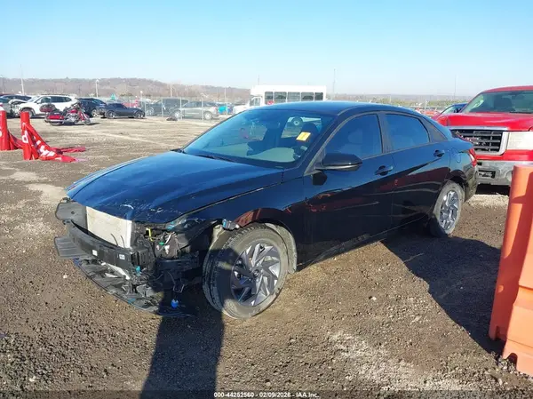 KMHLM4DG8RU788916 2024 HYUNDAI ELANTRA - Image 2
