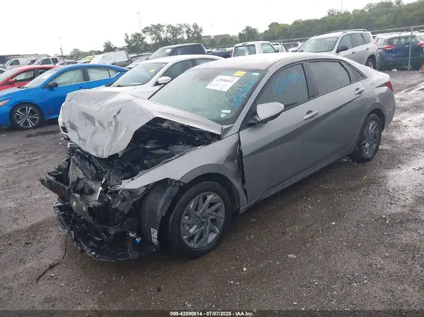 KMHLM4DG8RU798314 2024 HYUNDAI ELANTRA - Image 2