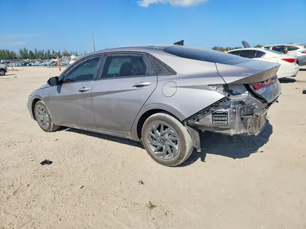 KMHLM4DG8RU798359 2024 HYUNDAI ELANTRA - Image 2