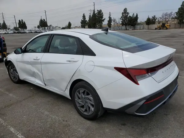 KMHLM4DG8RU803978 2024 HYUNDAI ELANTRA - Image 2