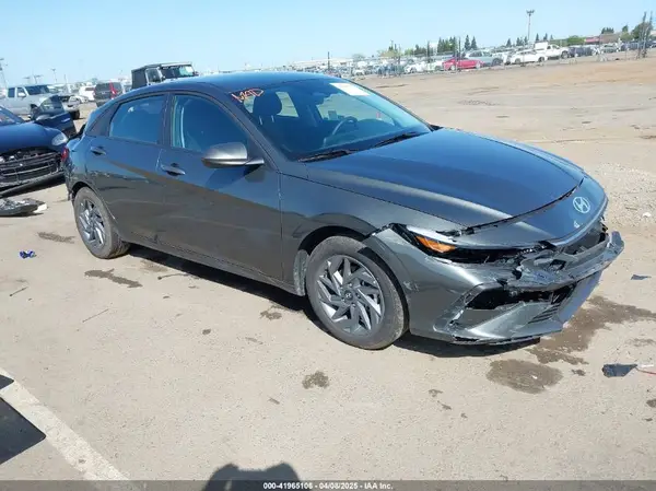 KMHLM4DG8RU807075 2024 HYUNDAI ELANTRA - Image 1