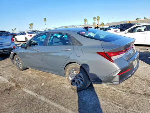 KMHLM4DG8RU807268 2024 HYUNDAI ELANTRA - Image 2