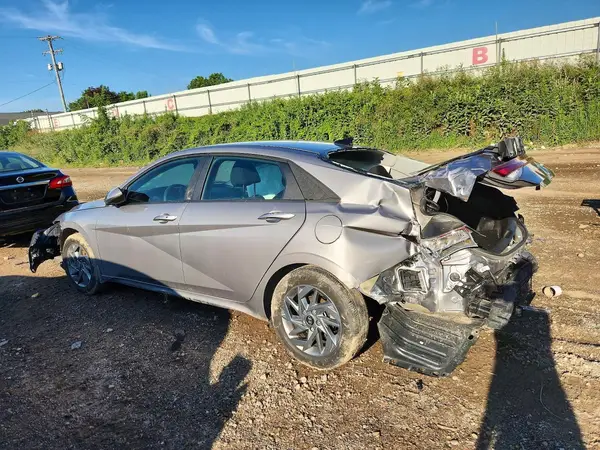 KMHLM4DG8RU810090 2024 HYUNDAI ELANTRA - Image 2