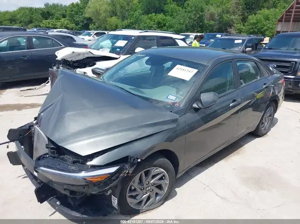 KMHLM4DG8RU810526 2024 HYUNDAI ELANTRA - Image 2
