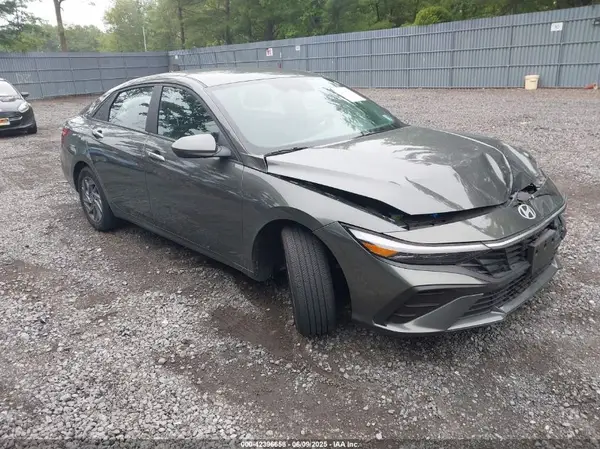 KMHLM4DG8RU810879 2024 HYUNDAI ELANTRA - Image 1
