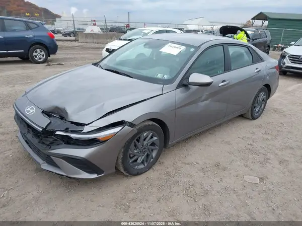 KMHLM4DG8RU813796 2024 HYUNDAI ELANTRA - Image 2