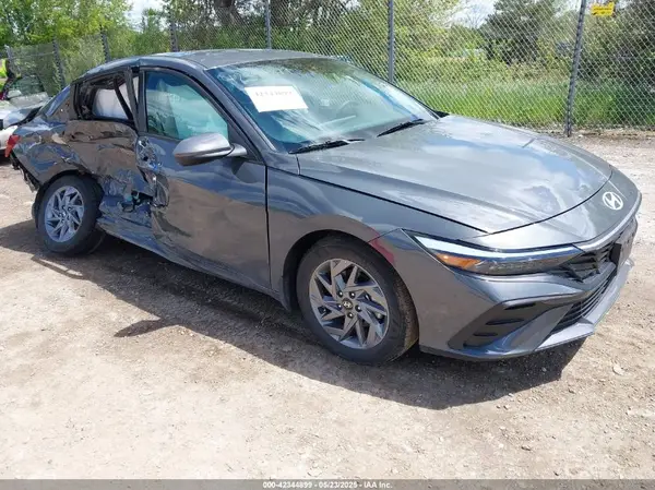 KMHLM4DG8RU818822 2024 HYUNDAI ELANTRA - Image 1