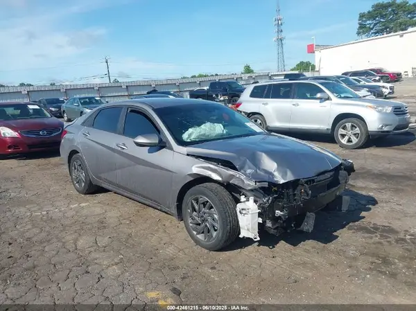 KMHLM4DG8RU832459 2024 HYUNDAI ELANTRA - Image 1
