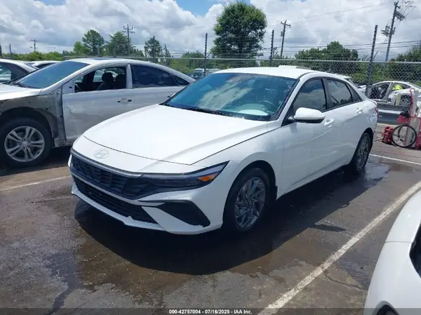 KMHLM4DG8RU835099 2024 HYUNDAI ELANTRA - Image 2