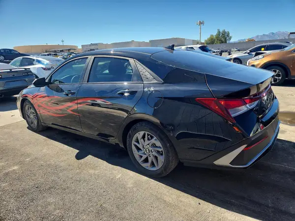KMHLM4DG8RU835118 2024 HYUNDAI ELANTRA - Image 2