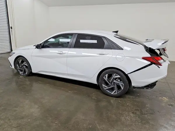 KMHLM4DG8SU015028 2025 HYUNDAI ELANTRA - Image 2
