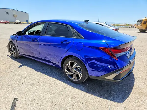 KMHLM4DG8SU024666 2025 HYUNDAI ELANTRA - Image 2