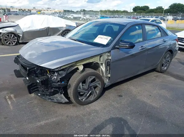 KMHLM4DG8SU069395 2025 HYUNDAI ELANTRA - Image 2