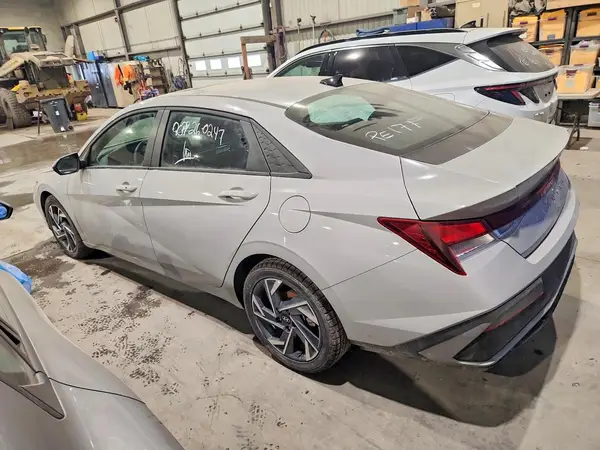 KMHLM4DG8SU091476 2025 HYUNDAI ELANTRA - Image 2