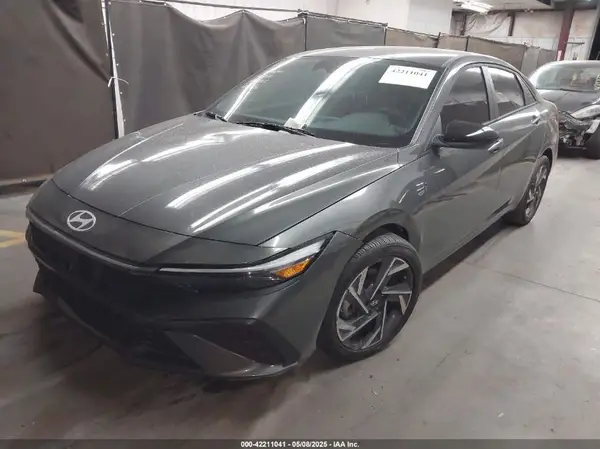 KMHLM4DG8SU868416 2025 HYUNDAI ELANTRA - Image 2