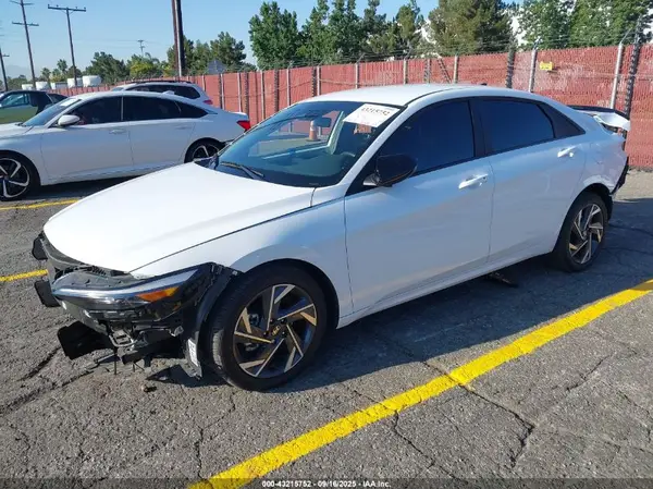 KMHLM4DG8SU868562 2025 HYUNDAI ELANTRA - Image 2