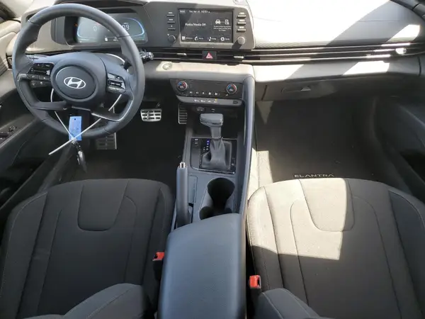 KMHLM4DG8SU872790 2025 HYUNDAI ELANTRA - Image 8