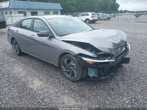 KMHLM4DG8SU879979 2025 HYUNDAI ELANTRA - Image 1