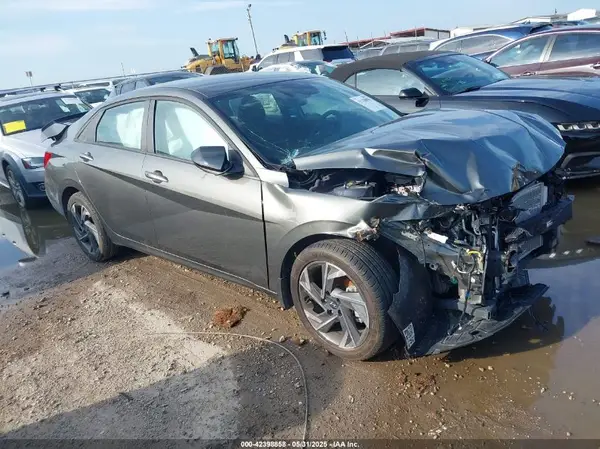 KMHLM4DG8SU882039 2025 HYUNDAI ELANTRA - Image 1