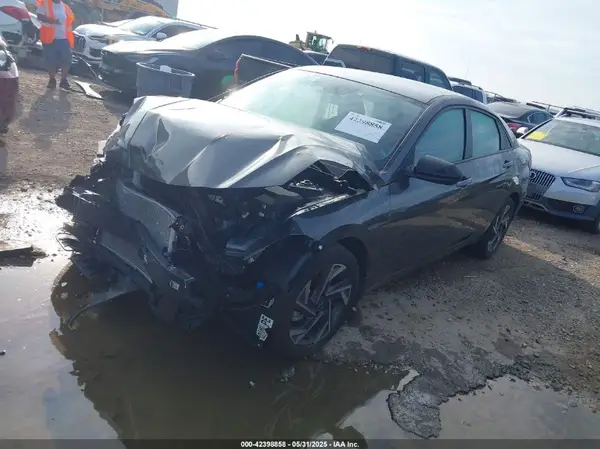 KMHLM4DG8SU882039 2025 HYUNDAI ELANTRA - Image 2