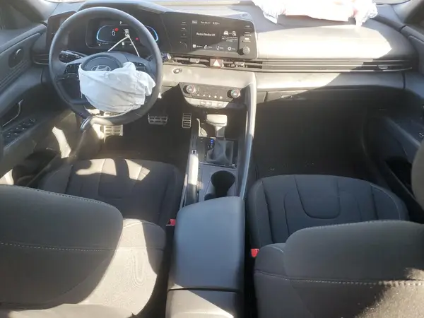 KMHLM4DG8SU887015 2025 HYUNDAI ELANTRA - Image 8