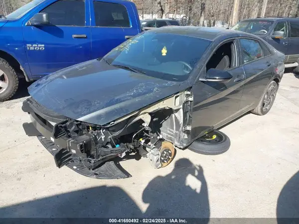 KMHLM4DG8SU893767 2025 HYUNDAI ELANTRA - Image 2