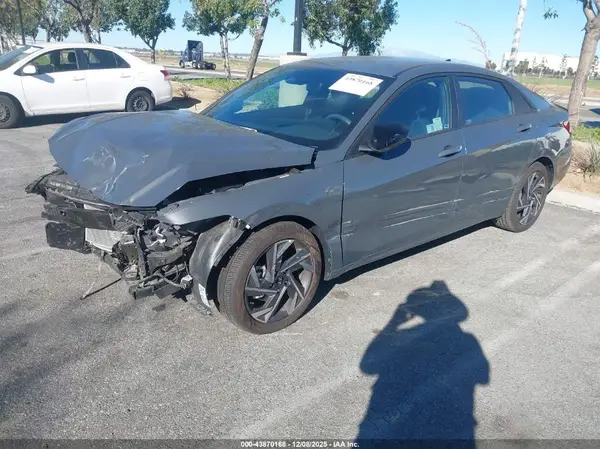 KMHLM4DG8SU905545 2025 HYUNDAI ELANTRA - Image 2