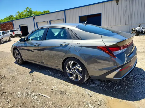 KMHLM4DG8SU916383 2025 HYUNDAI ELANTRA - Image 2