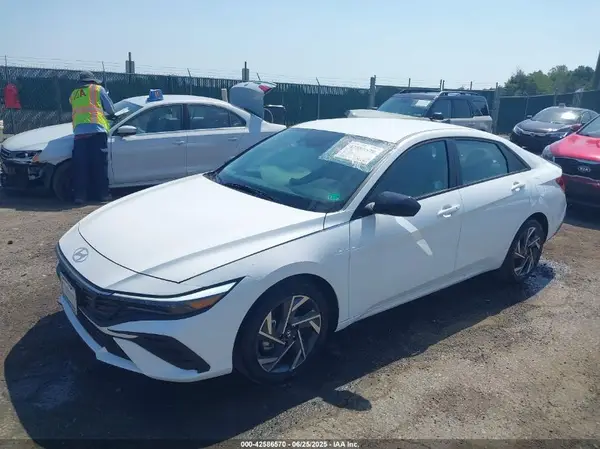 KMHLM4DG8SU933085 2025 HYUNDAI ELANTRA - Image 2