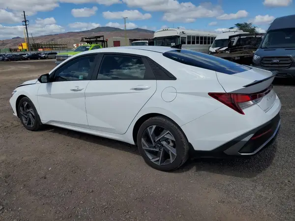 KMHLM4DG8SU933555 2025 HYUNDAI ELANTRA - Image 2