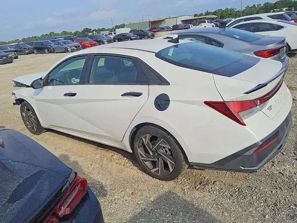 KMHLM4DG8SU933698 2025 HYUNDAI ELANTRA - Image 2