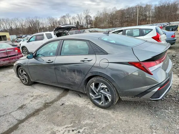 KMHLM4DG8SU934625 2025 HYUNDAI ELANTRA - Image 2
