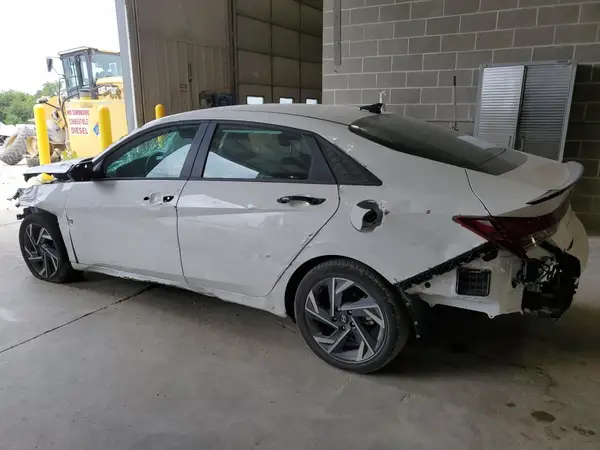 KMHLM4DG8SU939632 2025 HYUNDAI ELANTRA - Image 2