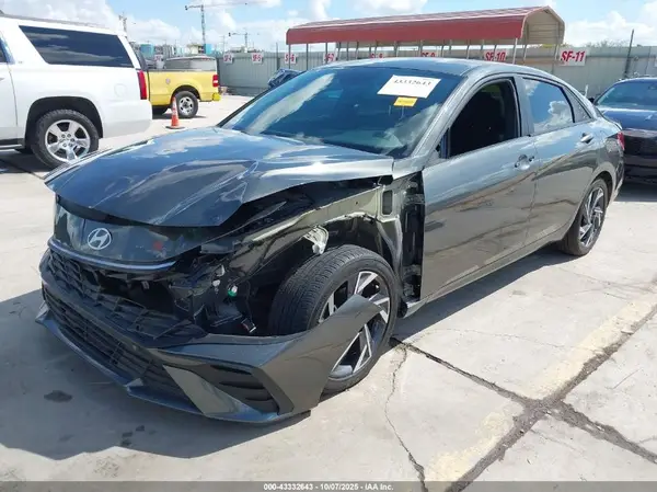 KMHLM4DG8SU952932 2025 HYUNDAI ELANTRA - Image 2