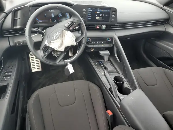 KMHLM4DG8SU955569 2025 HYUNDAI ELANTRA - Image 8