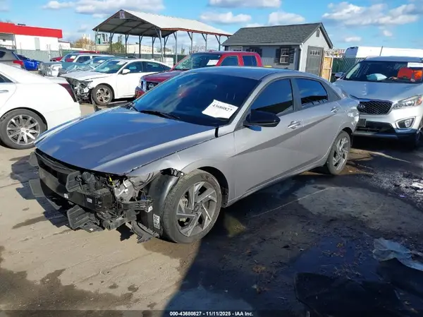 KMHLM4DG8SU959184 2025 HYUNDAI ELANTRA - Image 2