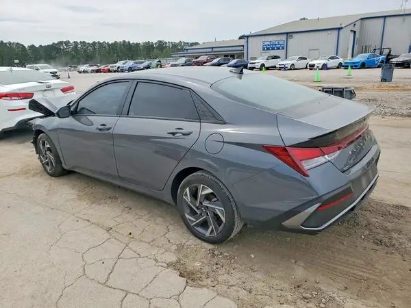 KMHLM4DG8SU967205 2025 HYUNDAI ELANTRA - Image 2